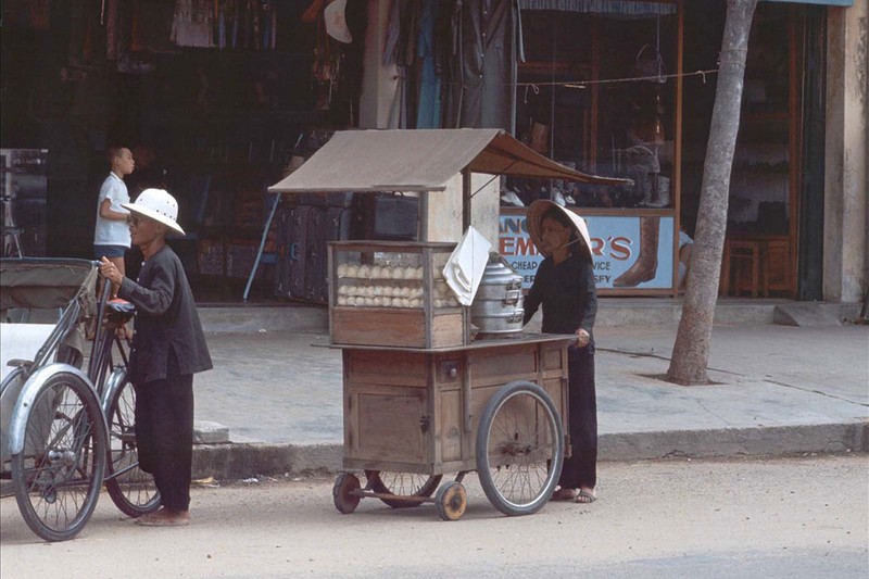 Canh buon ban nhon nhip o Sai Gon xua hoi 1960-Hinh-5